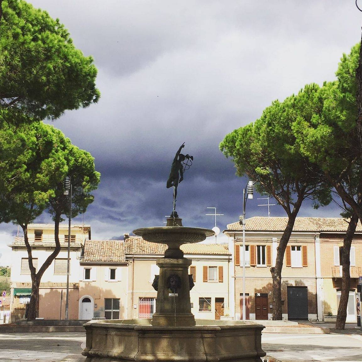 Fontana del Mercurio in Piazza del Popolo a Morciano di Romagna